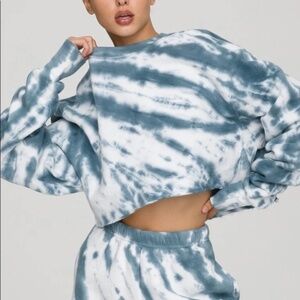 Good American Cropped Tie Dye Sweatshirt